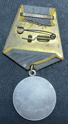 Комплект: За відмінну службу по охороні порядку і За бойові заслуги Комплект: За відмінну службу по охороні порядку і За бойові заслуги