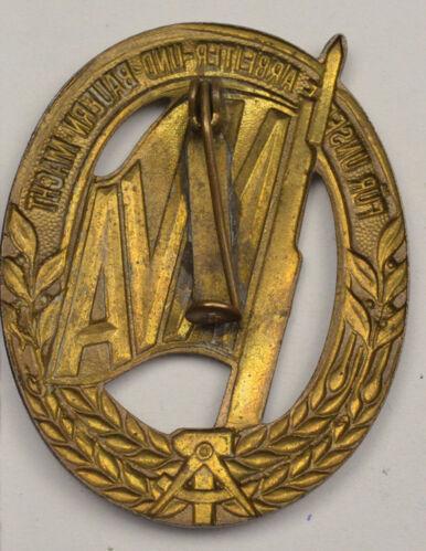 Нагрудний знак NVA армії НДР Нагрудний знак NVA армії НДР