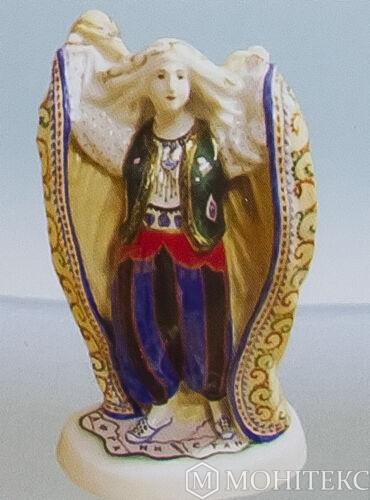 Статуетка знімає чадру