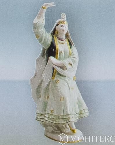 Статуетка "Танцююча казашка"